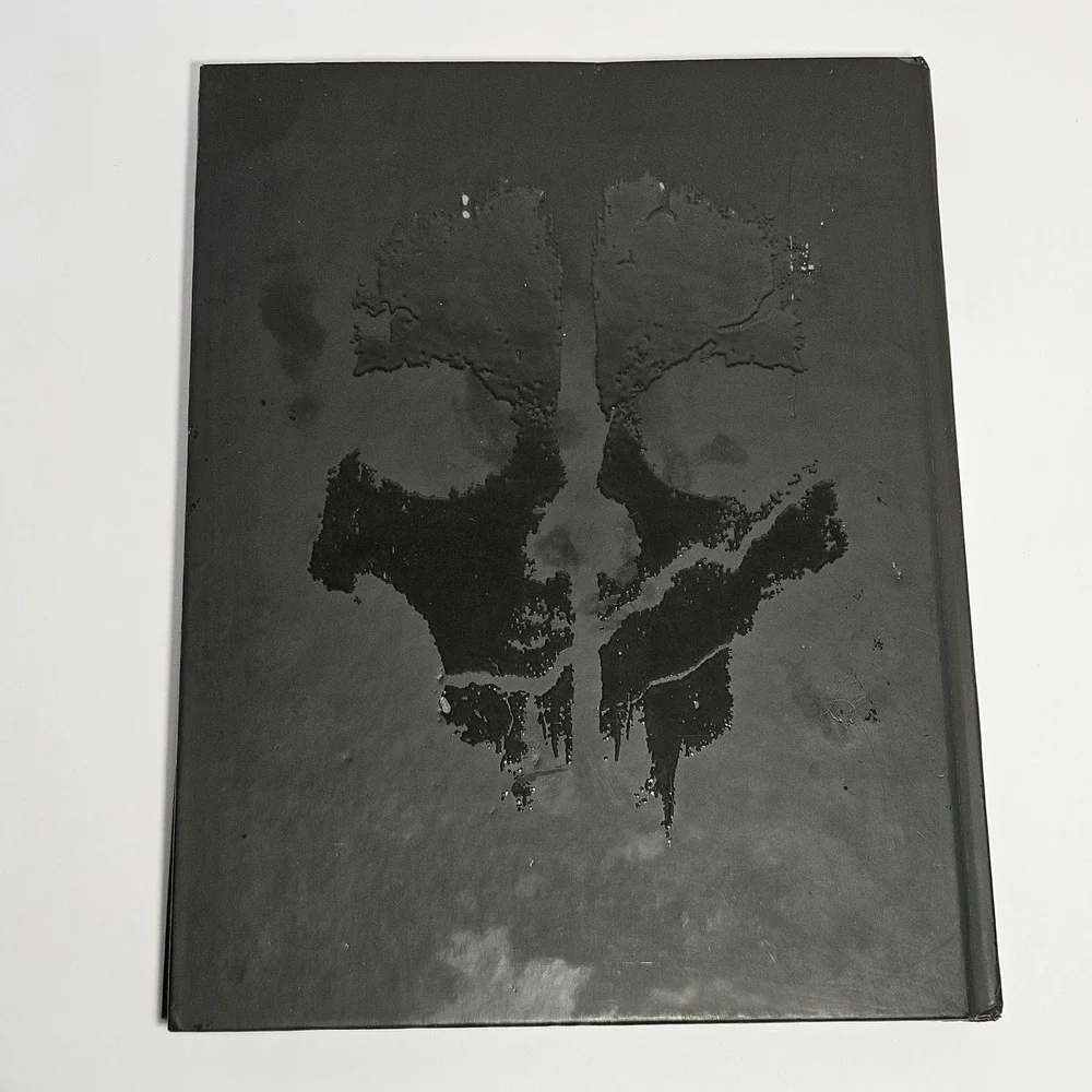 Call of Duty Ghosts Limited Edition Strategy Guide Hardcover BradyGames 2013